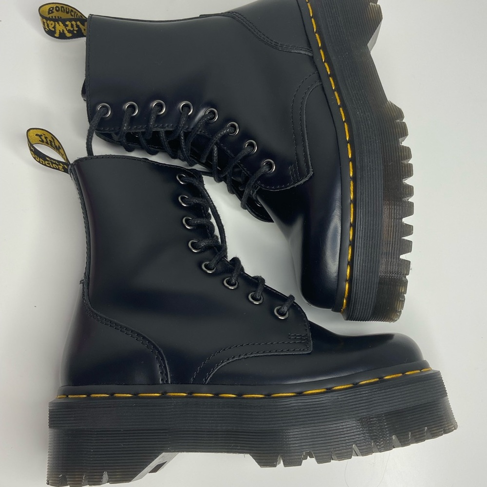DR. MARTENS
JADON PLATFORM Women